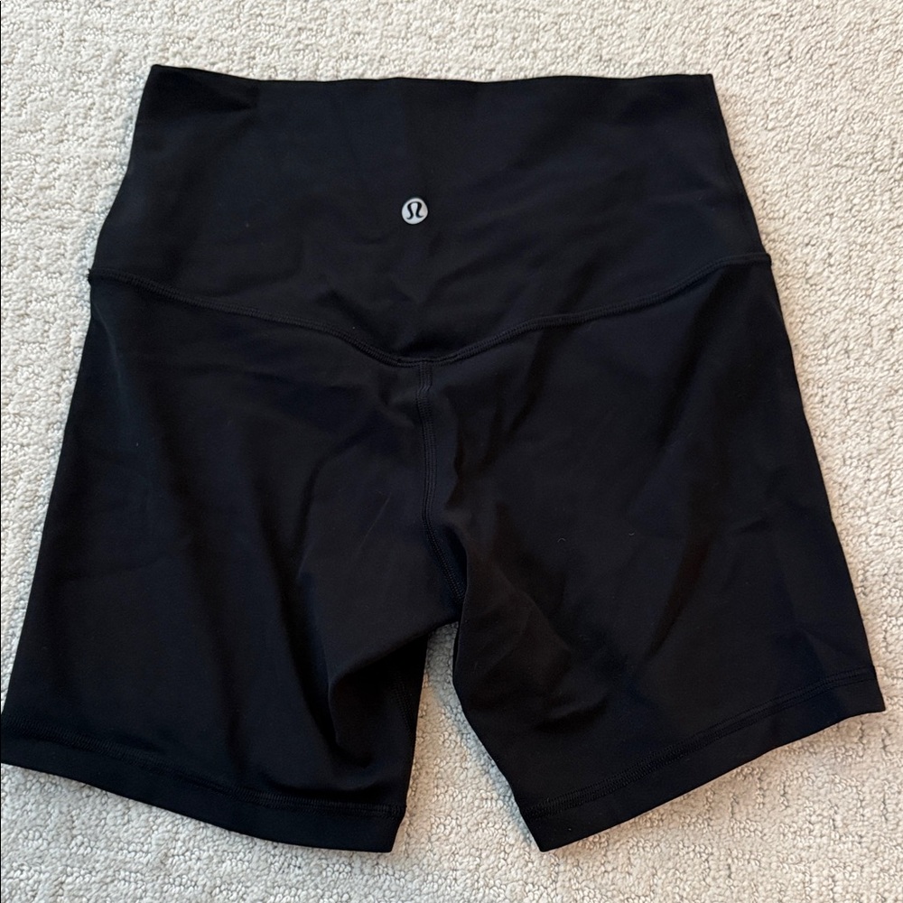 Lululemon black Women's High-Waisted biker short - Picture 3 of 3